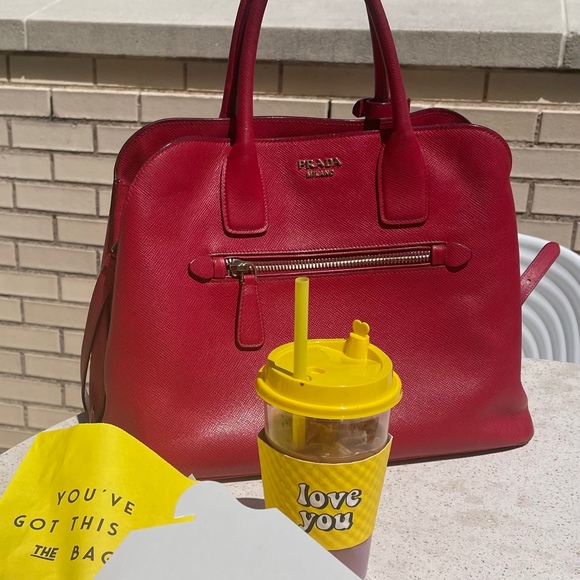 Meet your Posher, Jessica - Picture 1 of 1